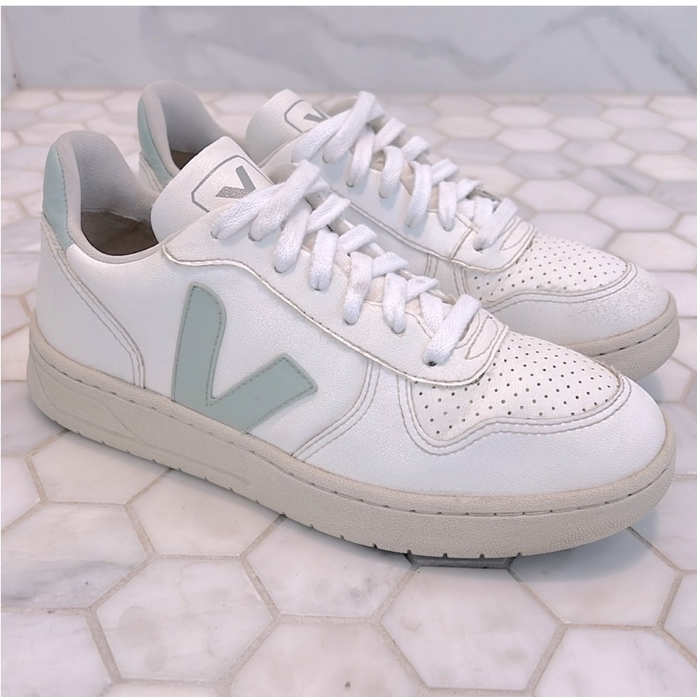 VEJA V10 CWL Vegan Leather Low-Top Sneakers White / Green Matcha